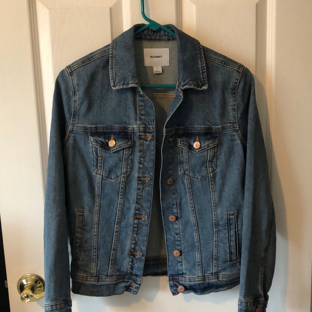 Old Navy women’s classic denim jacket size small